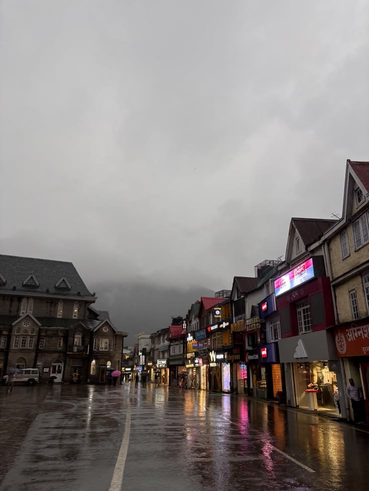 Misty mountains in Shimla during the rainy season